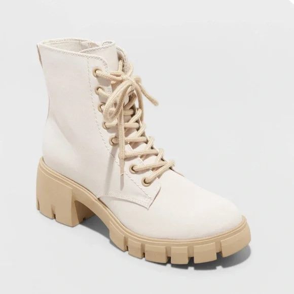 ⭐️ Universal Thread Women's Combat Boots - Cream and Tan Size 11 - Picture 1 of 2